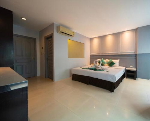 FunDee Boutique Hotel - Tap to explore photos