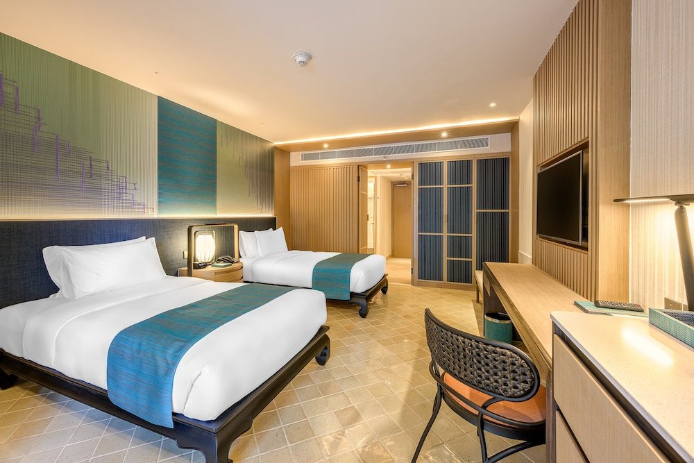 Holiday Inn Resort Phuket - Tap to explore photos