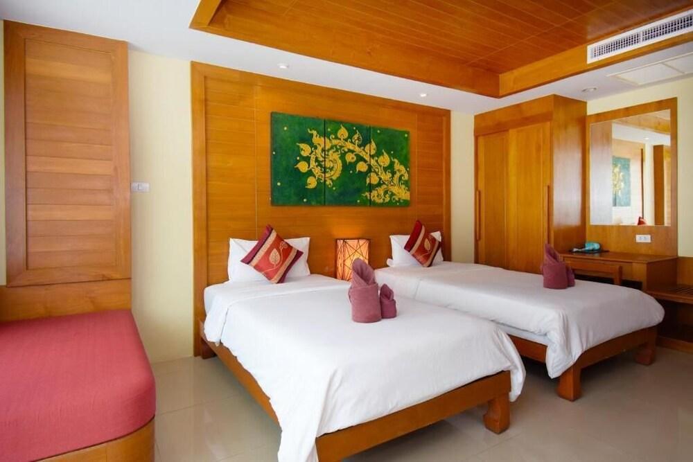 Honey Resort Room Type - Deluxe Twin Room
