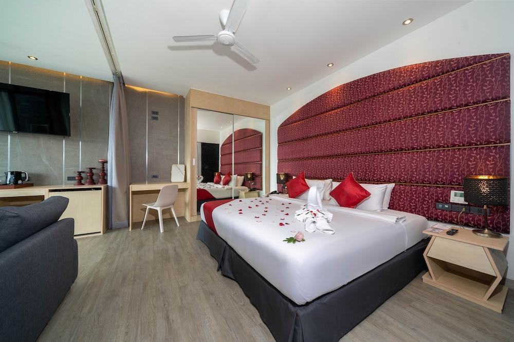 IndoChine Resort and Villas Room Type - Oceanfront Standard Jacuzzi Suite