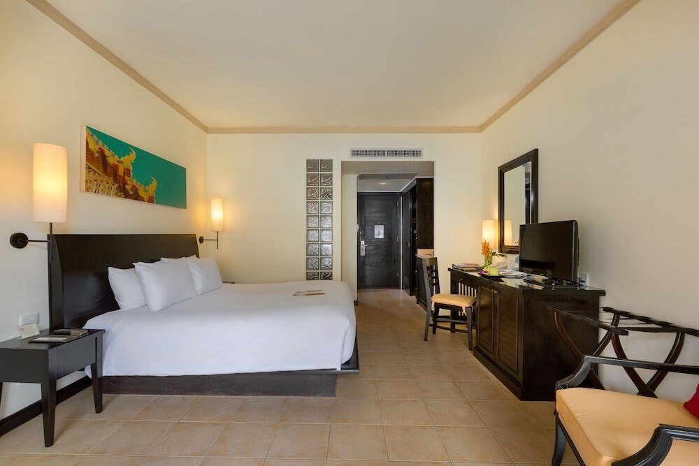 Centara Kata Resort Phuket Room Type - Deluxe Room, 1 King Bed, Pool Access
