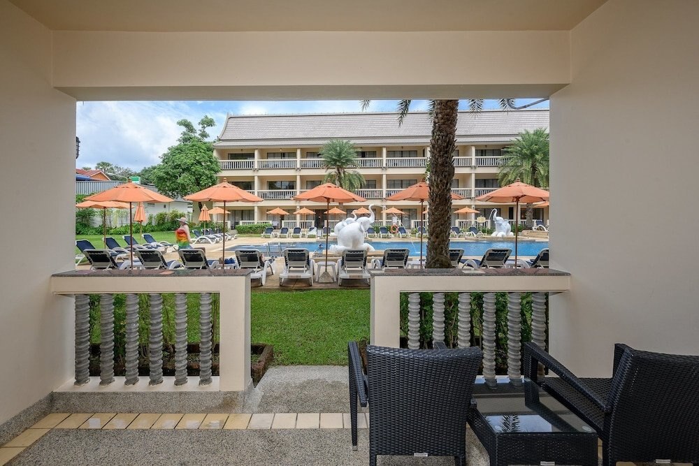 Centara Kata Resort Phuket Room Type - Deluxe Room, 2 Twin Beds, Pool Access