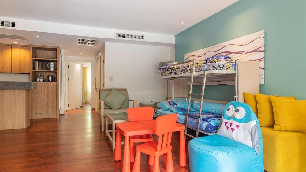 Radisson Resort & Suites Phuket Room Type - Family Suite - 2 Bedroom
