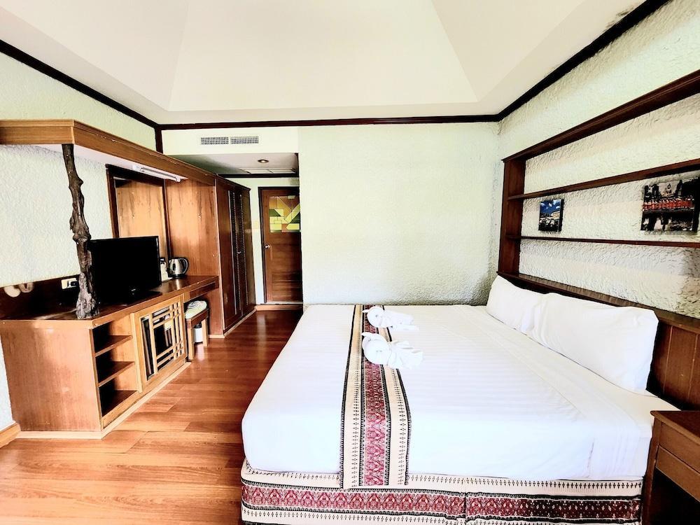 Kata Garden Resort Room Type - Superior Family Room