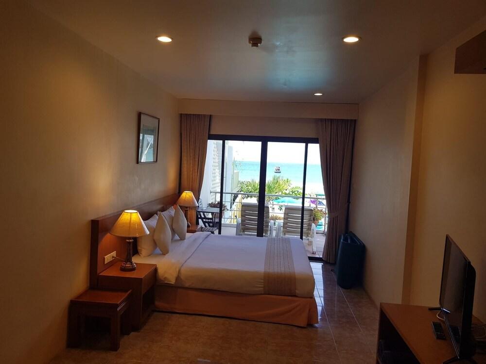 Kamala Dreams Hotel Phuket - Tap to explore photos