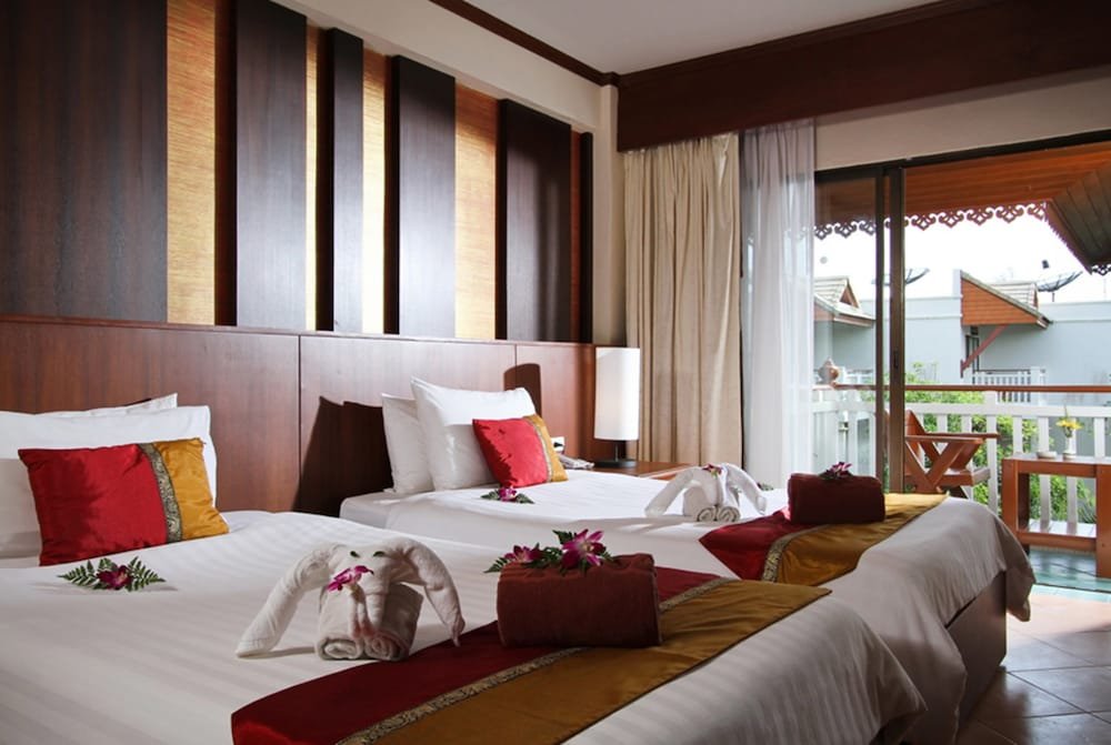 Baan Karonburi Resort - Tap to explore photos