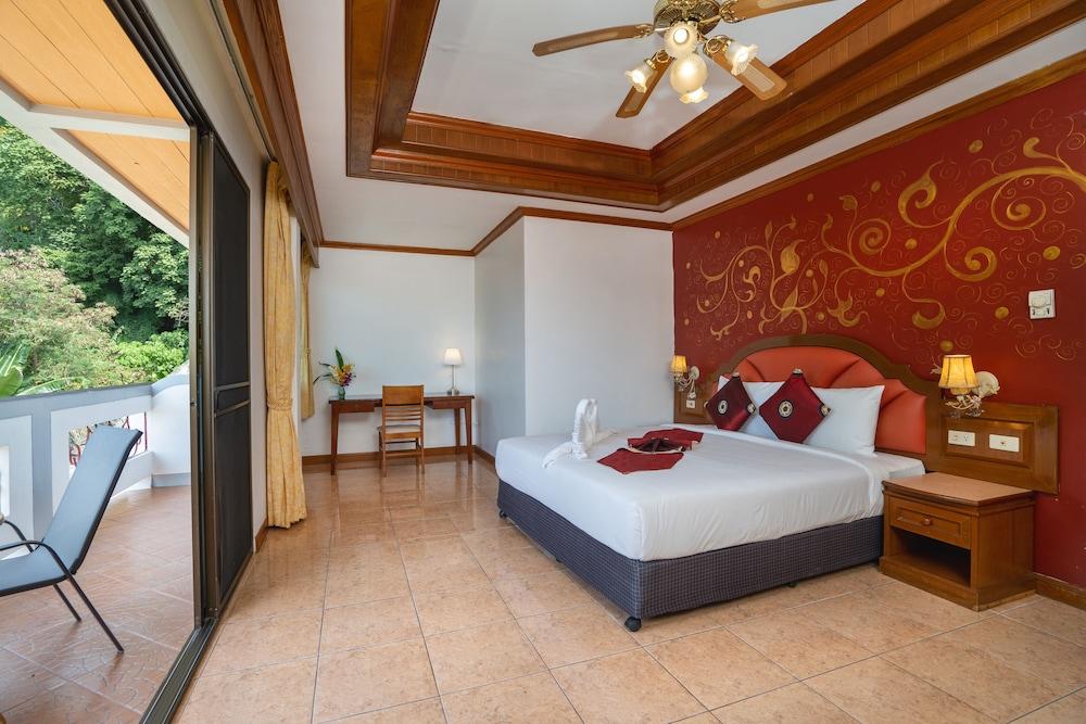 Memory Karon Resort Room Type - Deluxe Double Room