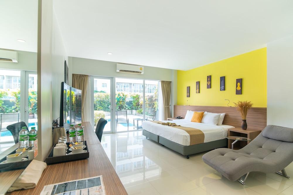 The Lantern Resorts Patong Room Type - Double or Twin Room with Swimming Pool Access