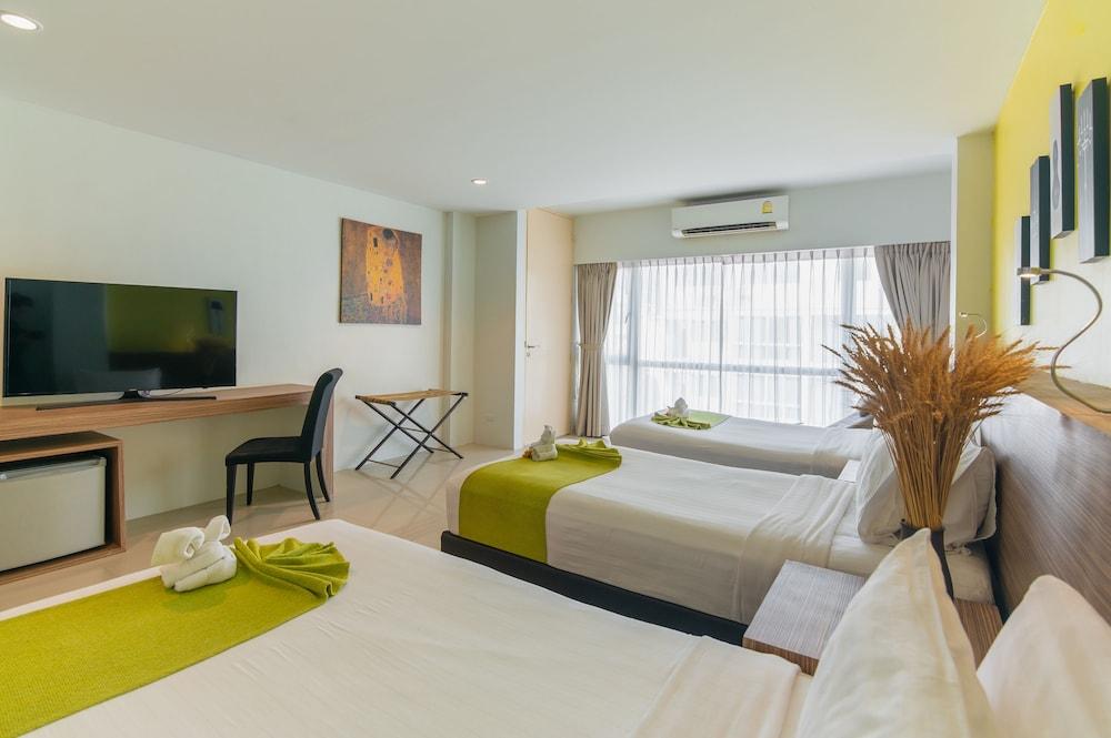 The Lantern Resorts Patong Room Type - View Pent with Extra Bed