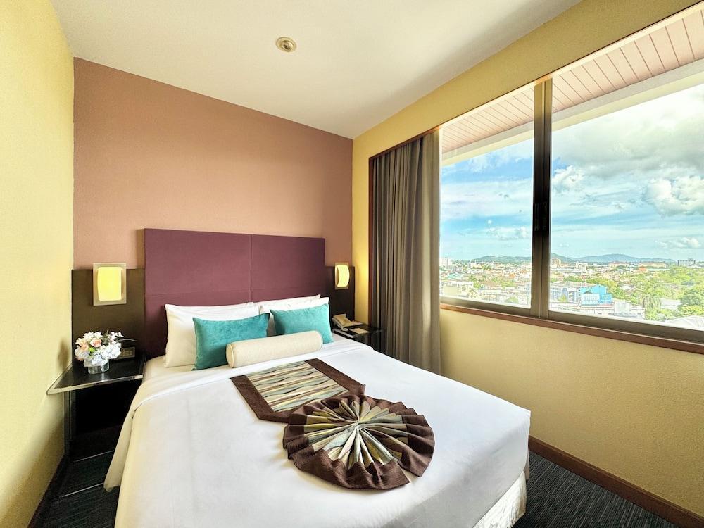 Phuket Merlin Hotel Room Type - Junior Suite