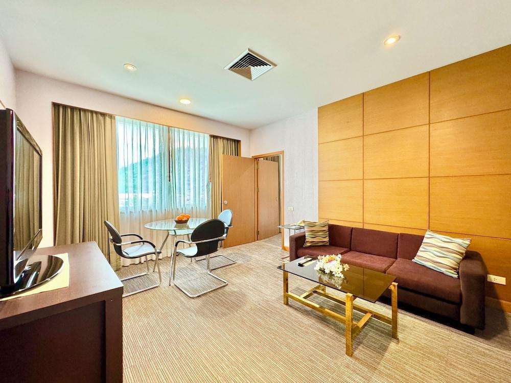 Phuket Merlin Hotel Room Type - Family Suite