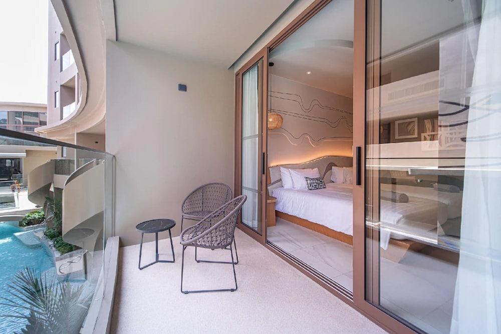 Metadee Concept Hotel Room Type - Junior Suite Pool Access Upper Floor Twin
