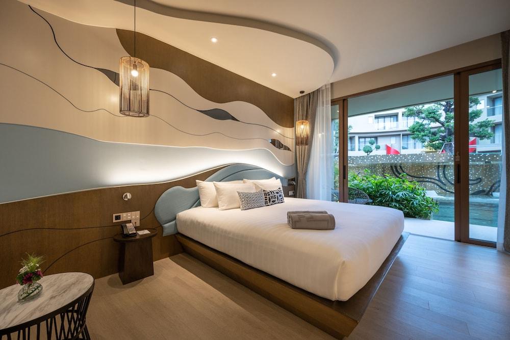 Metadee Concept Hotel Room Type - Junior Room, 1 King Bed, Pool Access, Ground Floor