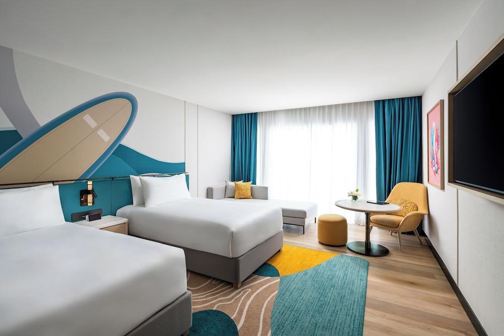 M Social Hotel Phuket Room Type - Social Terrace Twin (Afterglow)