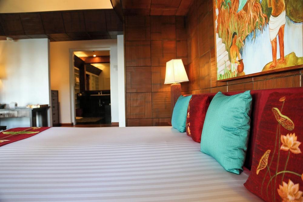 Mom Tri's Villa Royale Room Type - Suite, 1 Bedroom (Classic Wing Suite #5 Hong Haa)