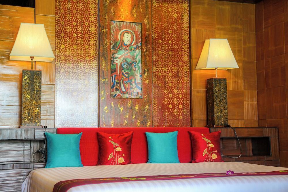 Mom Tri's Villa Royale Room Type - Suite (Beach Wing)