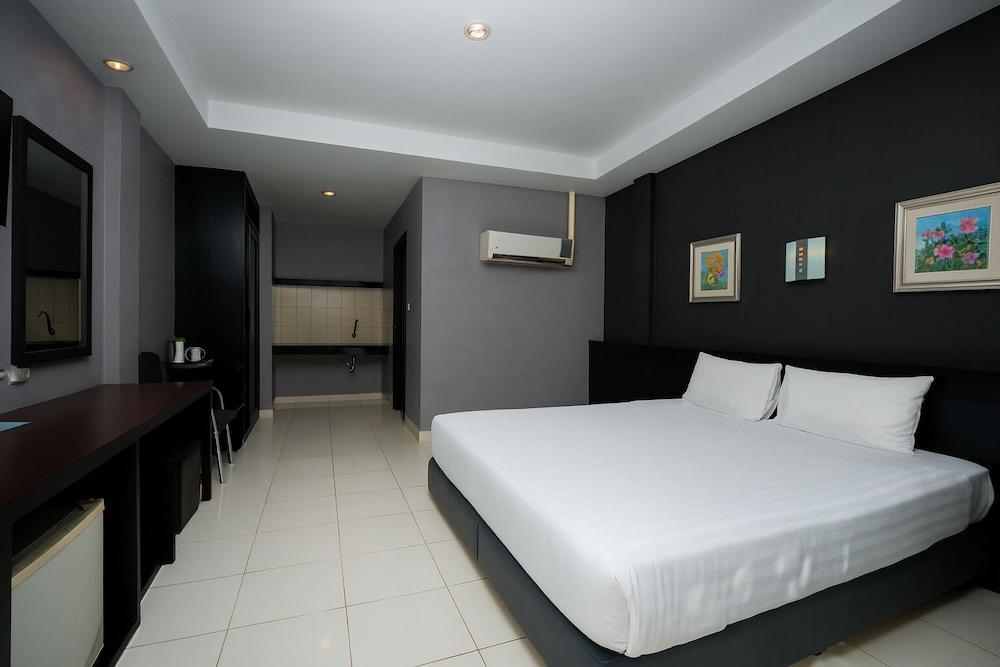 Tuana Hotels The Natural Resort Room Type - Deluxe Bungalow Pool Side