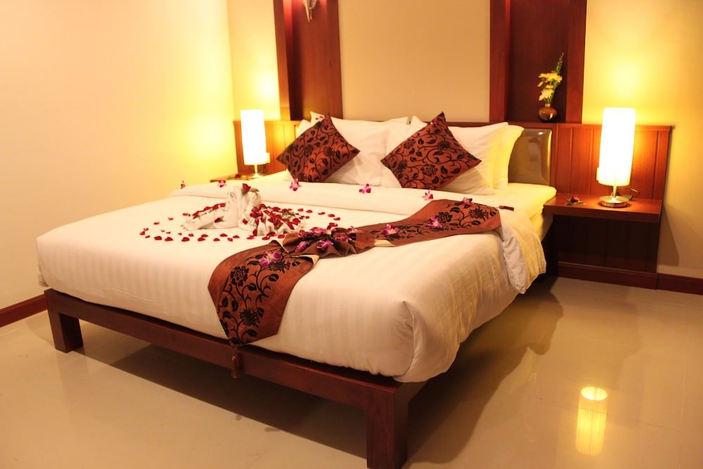 Patong Hemingway's Hotel Room Type - Superior Balcony (Street View)