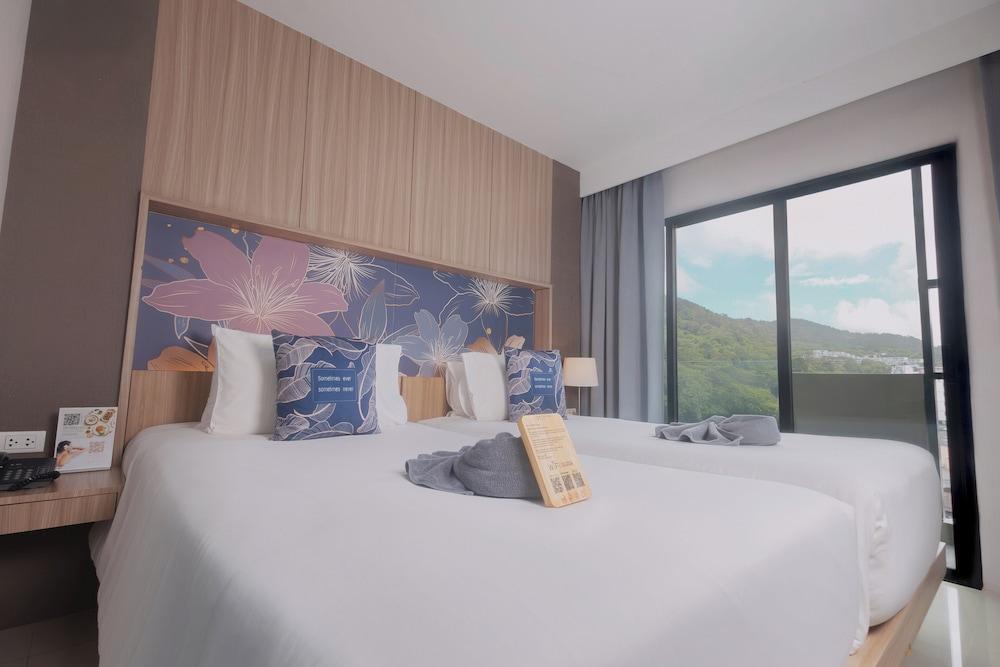 Patong Bay Residence Room Type - Grand Deluxe Room with Balcony and Kitchenette Patong Bay Residence Room Type - Grand Deluxe Room with Balcony and Kitchenette