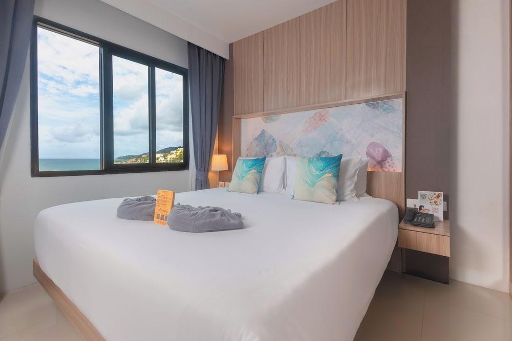 Patong Bay Residence Room Type - Family Room with Balcony and Kitchenette