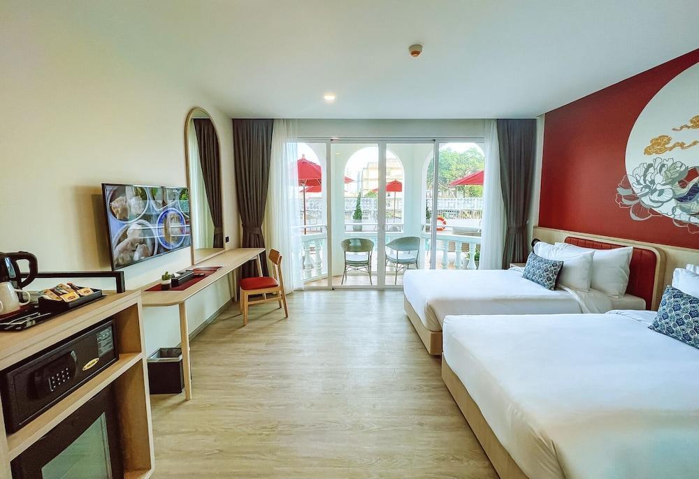 Hotel Midtown Ratsada Room Type - Deluxe Twin Room, Balcony