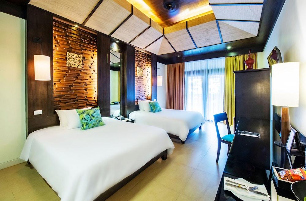 Impiana Resort Patong Room Type - Deluxe Sea Room