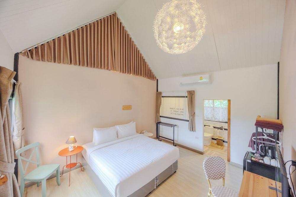 Perennial Resort Room Type - Cozy Double Room