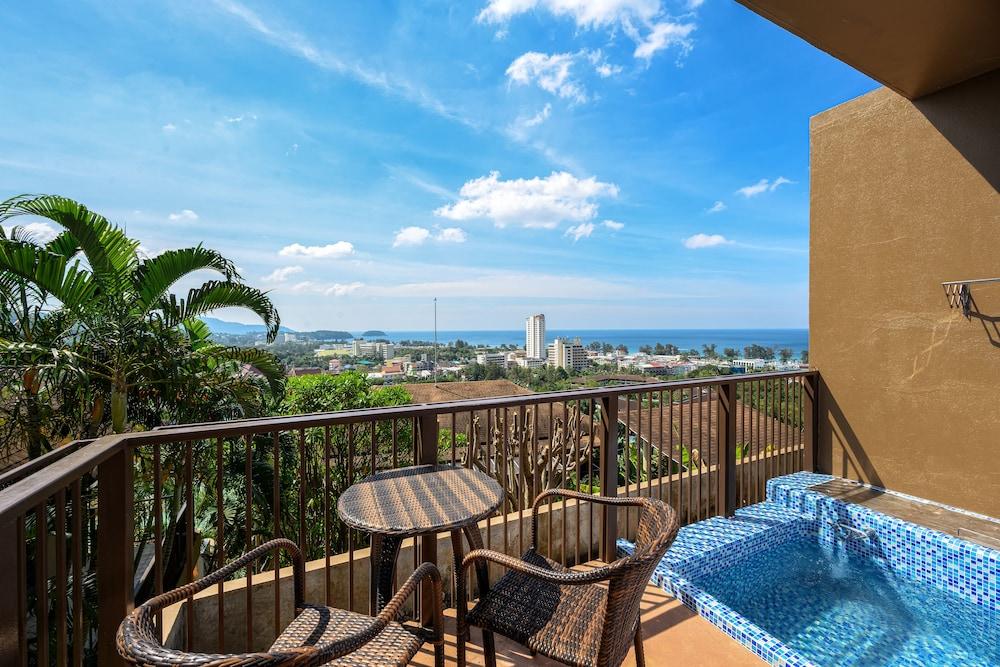 Karon Phunaka Resort Room Type - Deluxe Jacuzzi Sea View Room Karon Phunaka Resort Room Type - Deluxe Jacuzzi Sea View Room