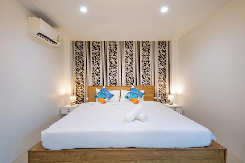 Phuvaree Resort Phuket Room Type - Superior Room, Balcony