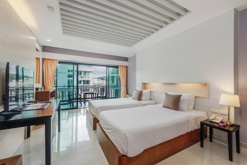 Phuvaree Resort Phuket Room Type - Premier Pool View