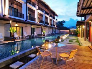 Phuketa Hotel Phuket Town - Tap to explore photos
