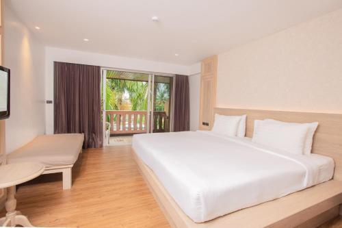 Phuket Orchid Resort & Spa - Tap to explore photos