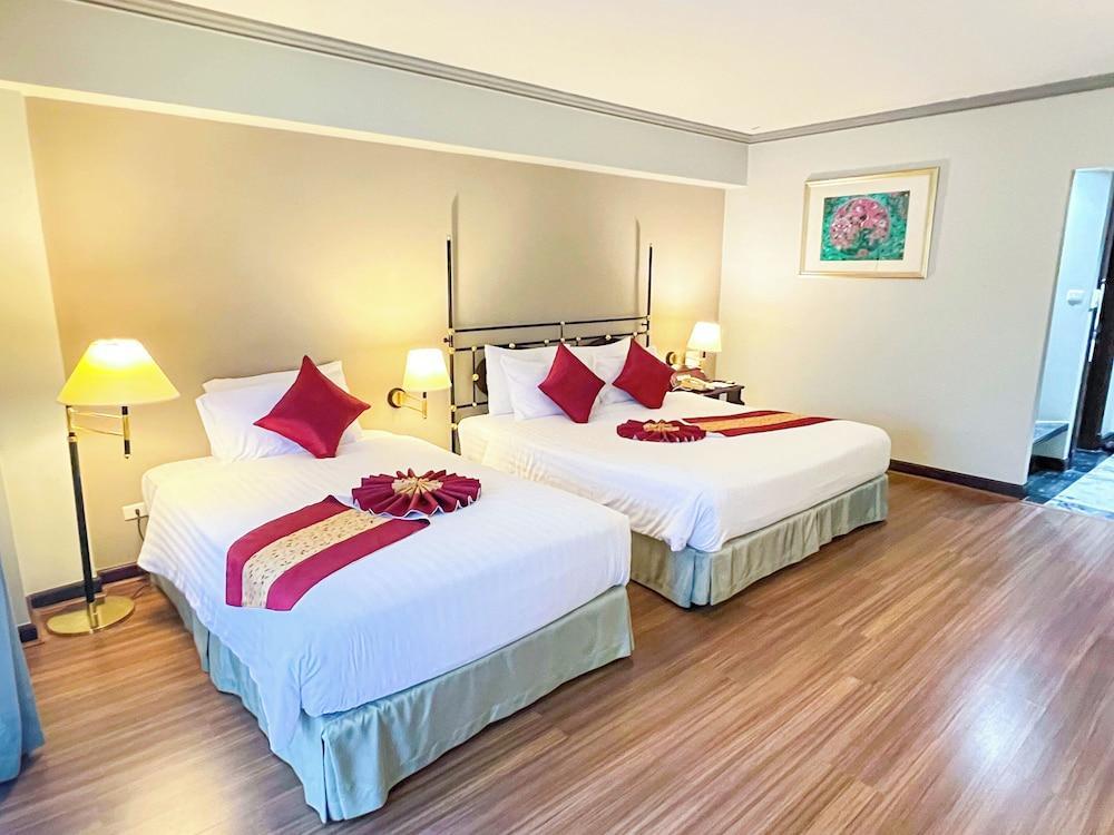 Patong Resort Room Type - Deluxe Room with Bathtub and Balcony