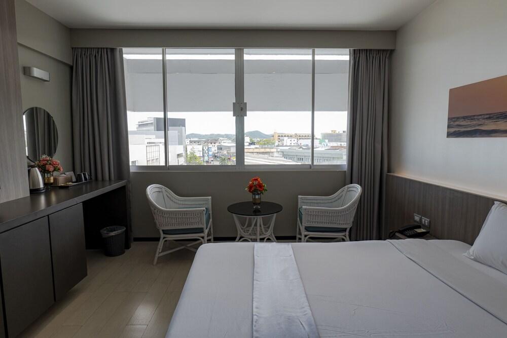 Pearl Hotel Phuket Room Type - Deluxe Double Room