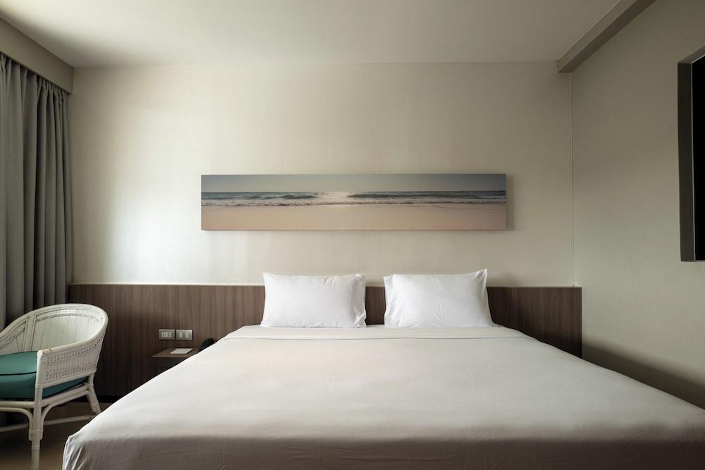 Pearl Hotel Phuket - Tap to explore photos