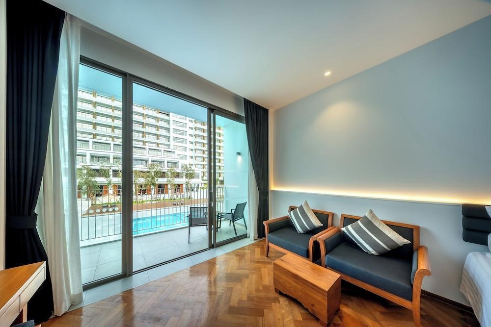 Patong Beach Hotel Room Type - Deluxe Pool View Twin