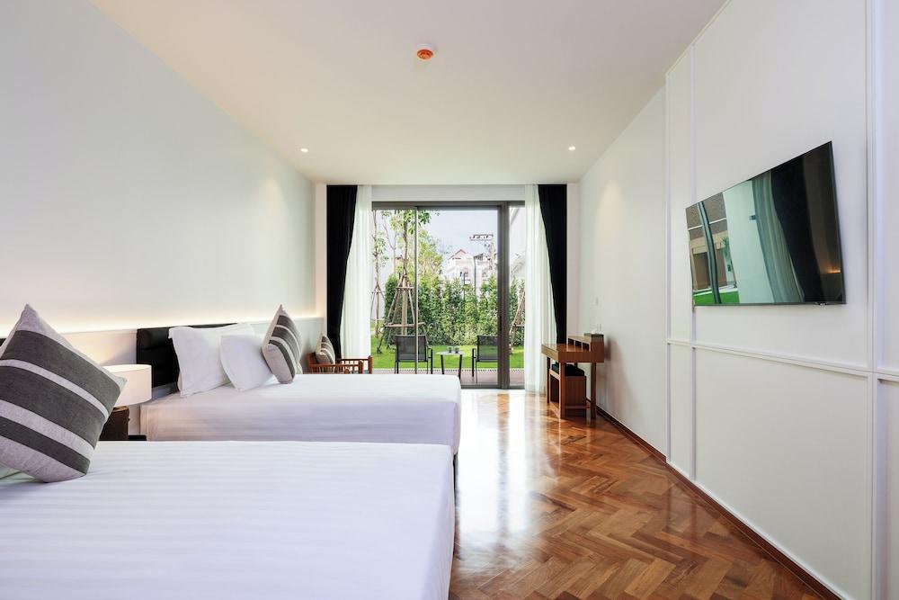 Patong Beach Hotel Room Type - Superior Twin (Garden View)