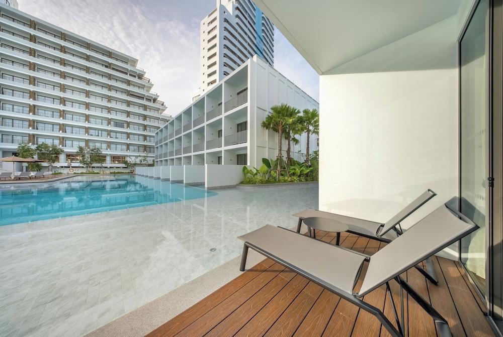 Patong Beach Hotel Room Type - Pool Access