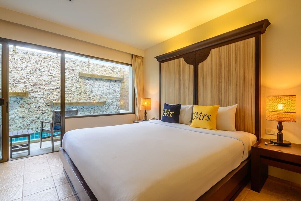 Patong Lodge Hotel Room Type - Junior Suite Pool Access Patong Lodge Hotel Room Type - Junior Suite Pool Access
