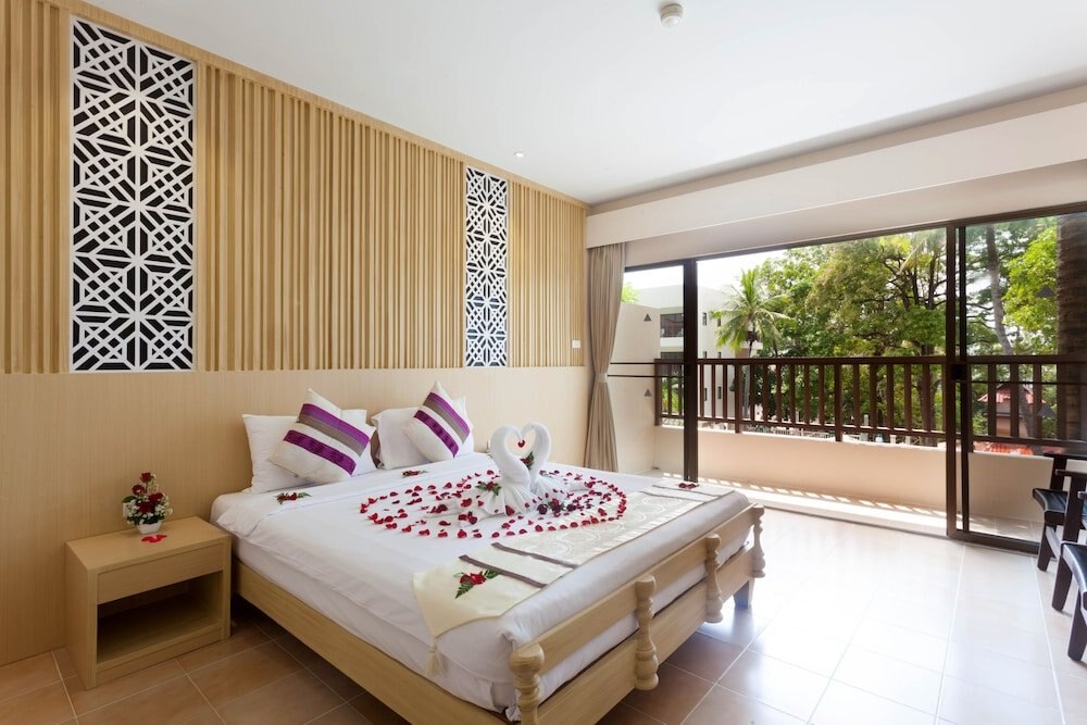 Patong Lodge Hotel Room Type - Premium Double or Twin Room, Pool View Patong Lodge Hotel Room Type - Premium Double or Twin Room, Pool View