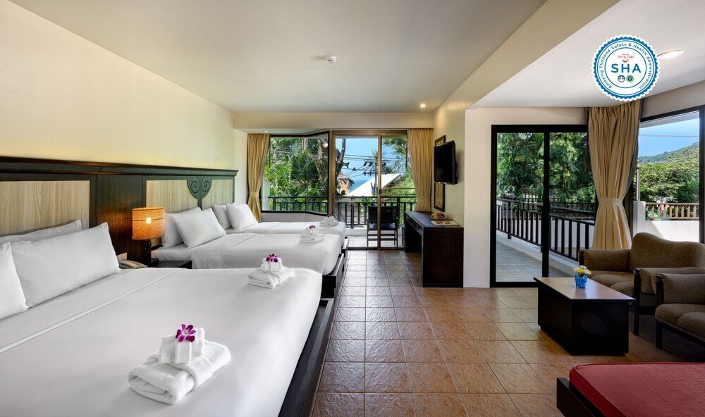 Patong Lodge Hotel Room Type - Deluxe Quadruple Room, Multiple Beds