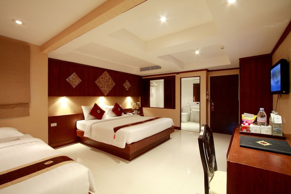 Rayaburi Hotel Patong - Tap to explore photos