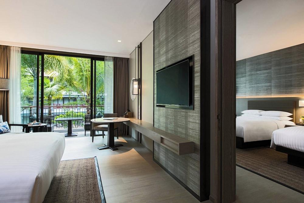 Phuket Marriott Resort and Spa, Nai Yang Beach Room Type - Family Room, 1 King Bed