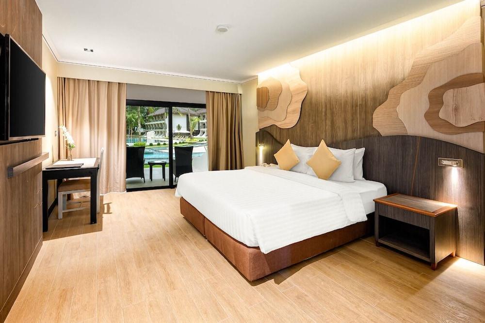 Amora Beach Resort Room Type - Deluxe Pool Side Amora Beach Resort Room Type - Deluxe Pool Side