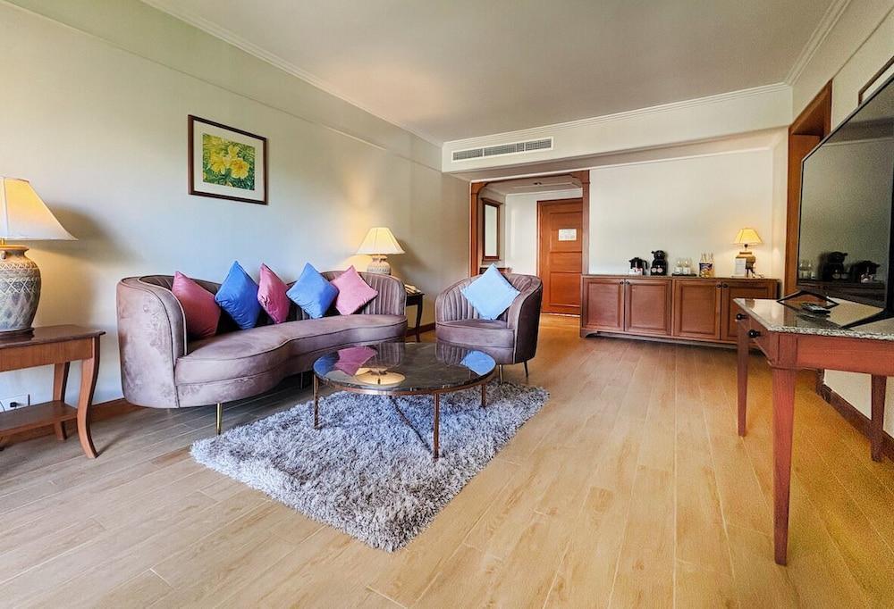 Amora Beach Resort Room Type - 1Bedroom Casuarina Suite