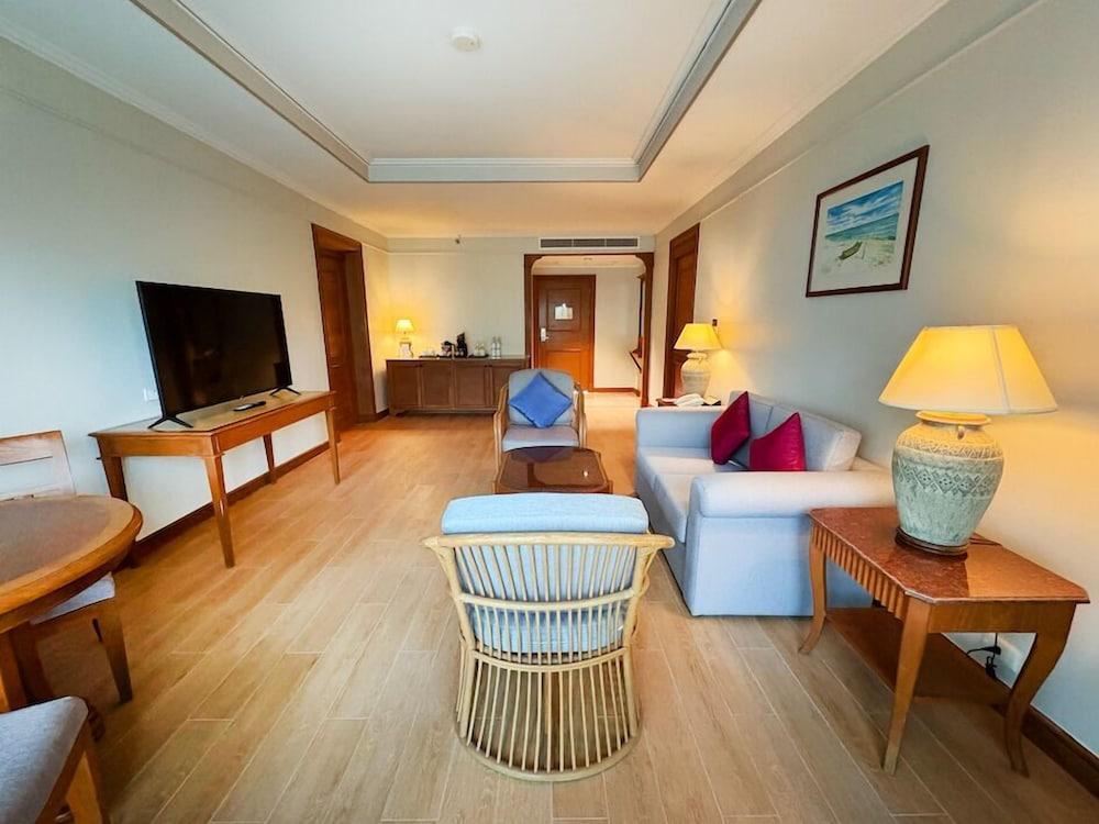 Amora Beach Resort Room Type - 2Bedroom Coral Suite