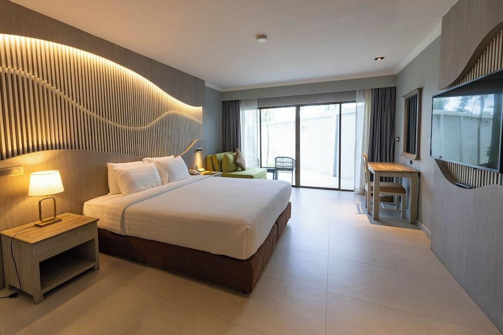 Amora Beach Resort Room Type - Deluxe Room - King
