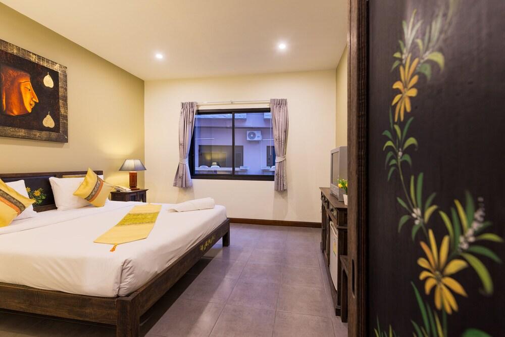 Seeka Boutique Resort - Relaxing Stay - Balcony, Pool & Near Beach Room Type - Standard Double or Twin Room