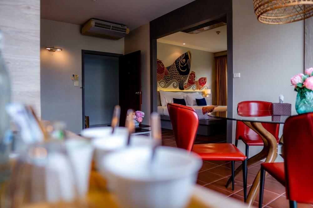 Sino House Phuket Hotel Room Type - Sino Suite