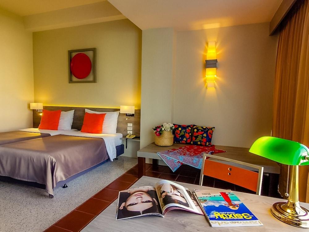 Sino House Phuket Hotel Room Type - Deluxe Room